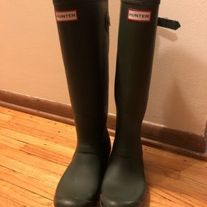 OLIVE GREEN HUNTER BOOTS